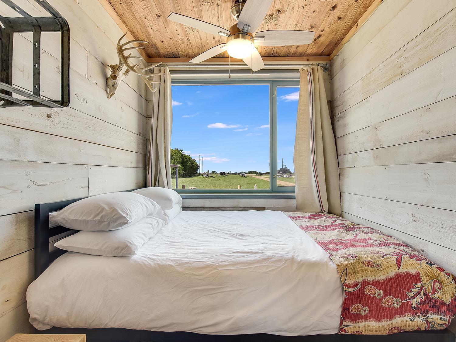 Flophouze Shipping Container Hotel Round Top Oda fotoğraf